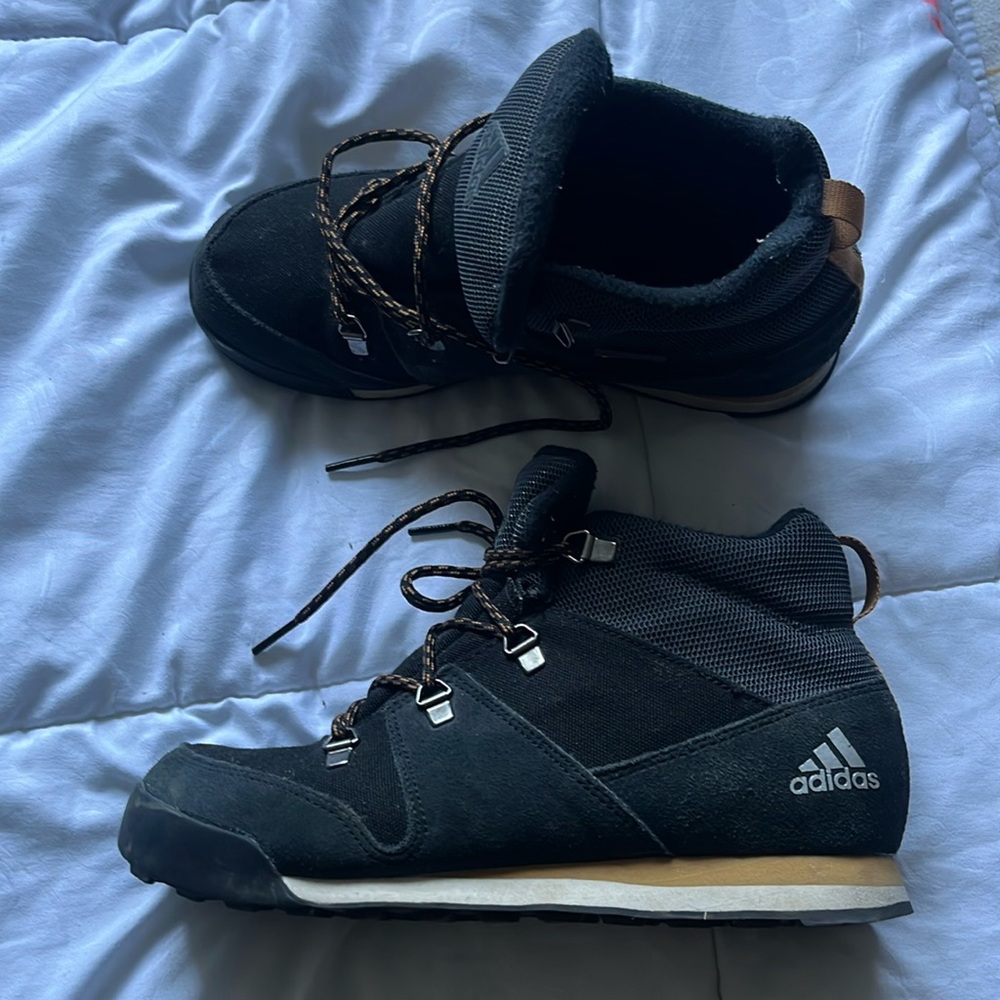 Adidas Traxion black and tan shoes